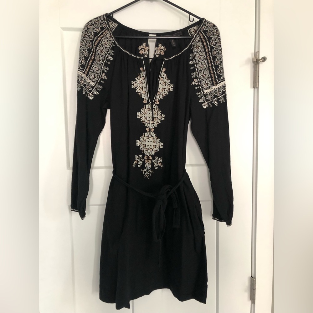 BCBG size XS black wide neck embroidered dress with tie at waist